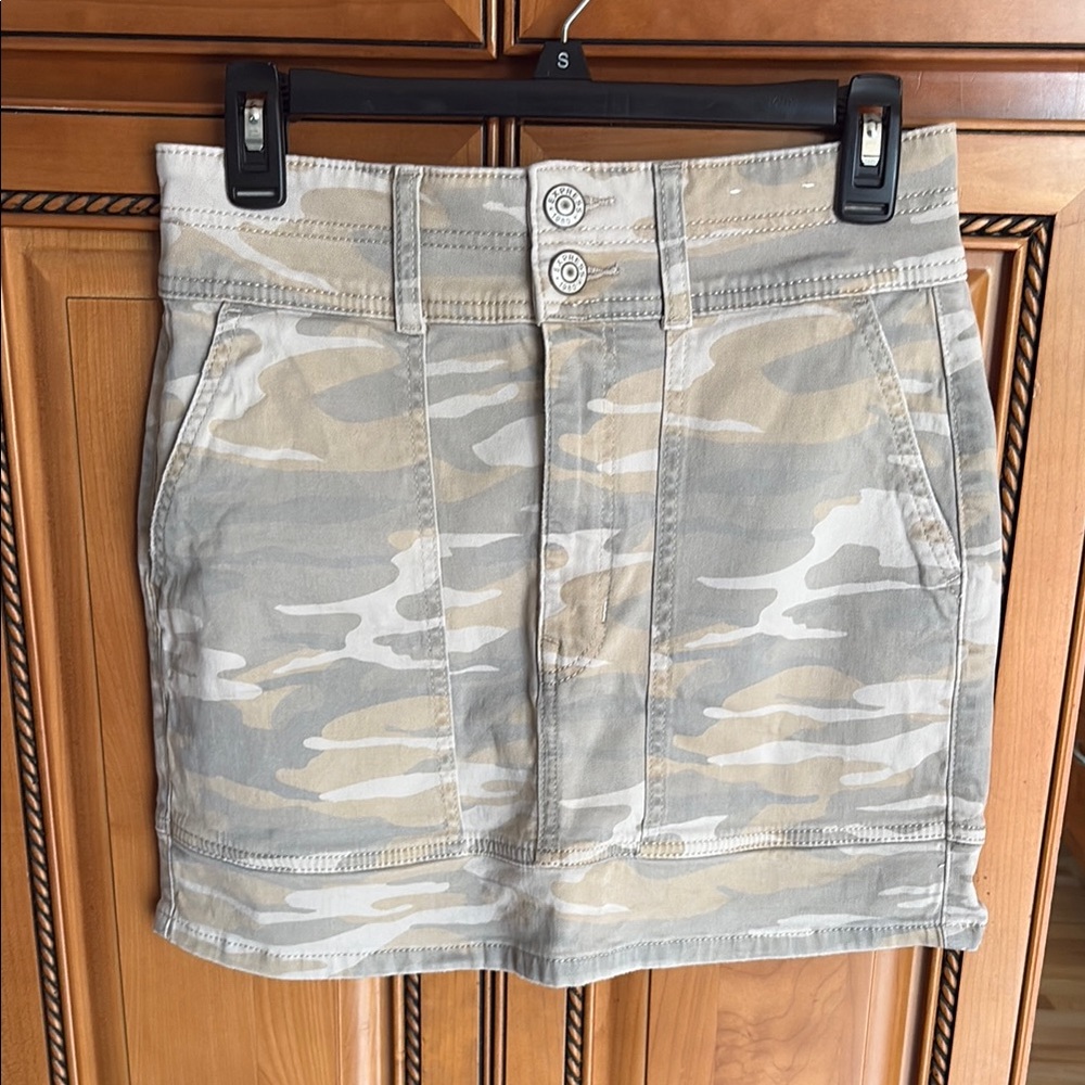 Express Camouflage Skirt in Gray and Tan
